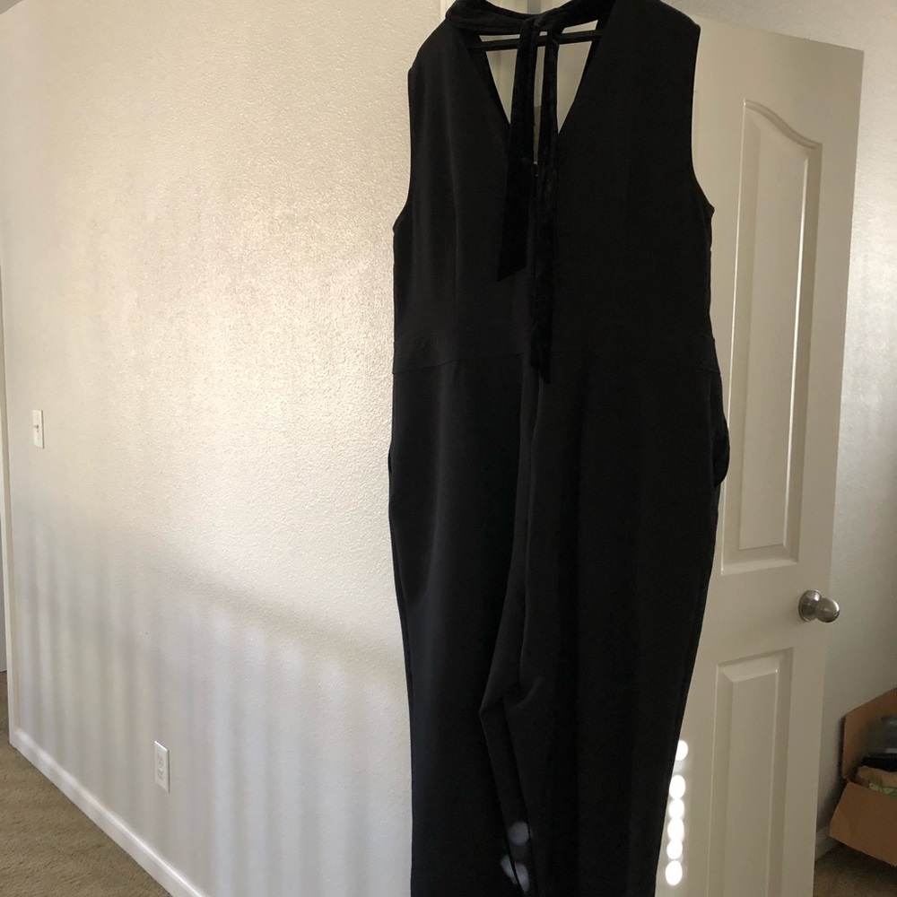 Sleeveless jumpsuit